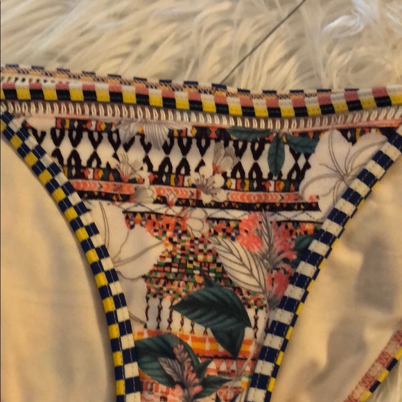 TopShop Leaf Pekaboo Tie Bikini Bottoms - Picture 4 of 4